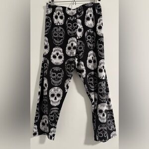 Halloween Pajama Bottoms Skulls Size Large to Extra Large. See measurements SKU3